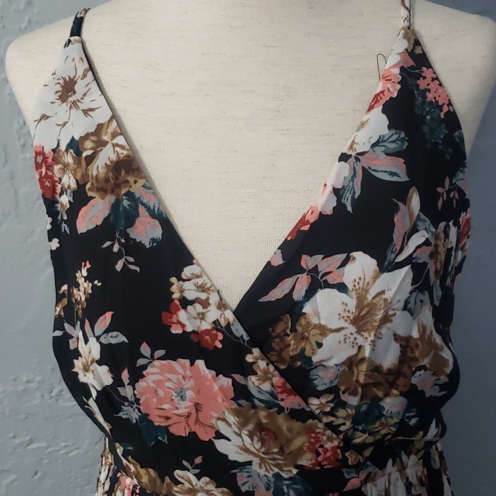 BRAND NEW! Floral Midi Dress - Picture 7 of 9